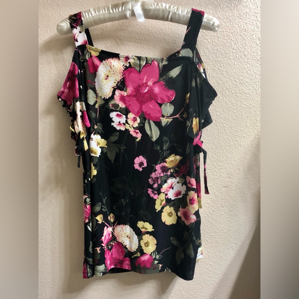 Floral Inc sleeveless Top